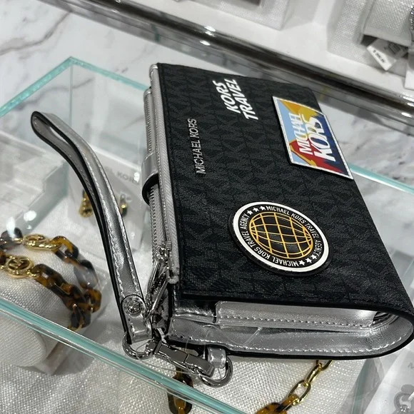 Michael Kors JST Lg Embellished Signature Logo Wristlet Wallet Phone Patches NWT - Picture 9 of 16